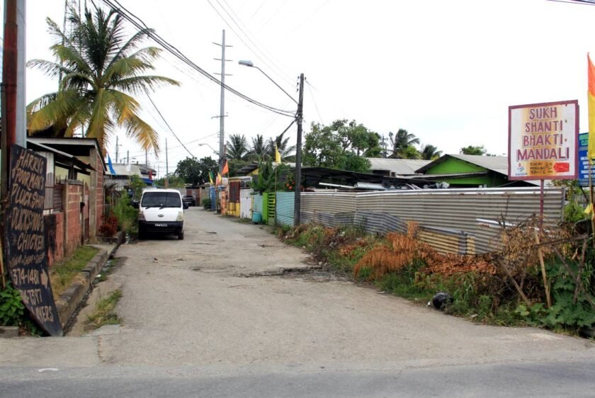 Driver missing as car abandoned in Trantrill floodwaters