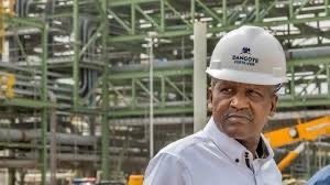 Dangote Refinery cuts price by N30, deploys 4,000 CNG trucks