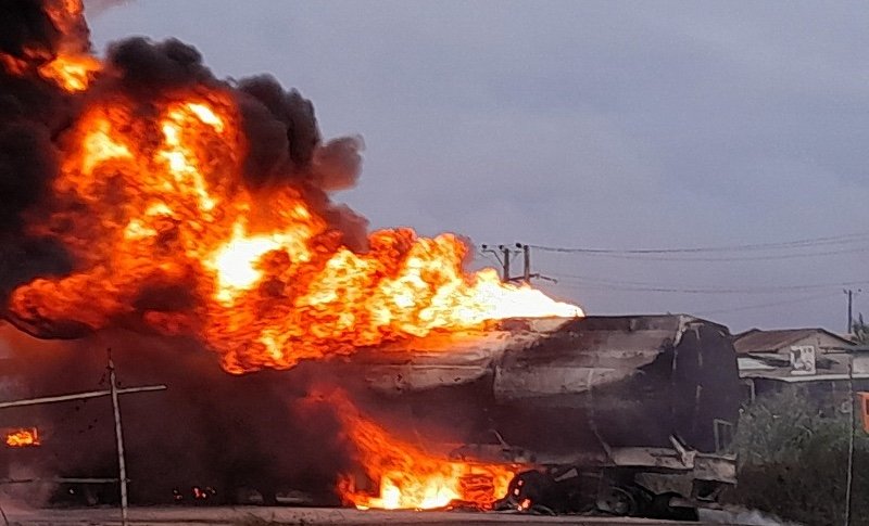 Three injured as diesel tanker catches fire in multiple vehicle crash on Apapa-Oshodi Expressway