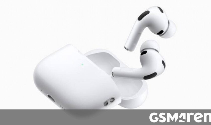 The case of the new Apple AirPods Pro 3 has a smaller battery
