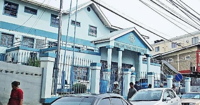 Cop loses consciousness while driving, vehicle crashes, 3 officers injured | News Extra | trinidadexpress.com