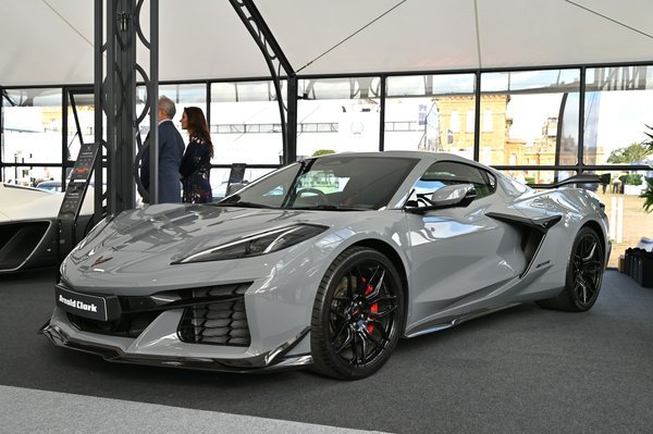 $100,000 Corvettes are spontaneously combusting, prompting a recall from GM