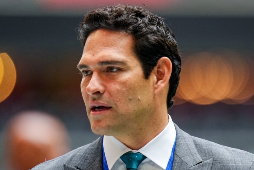 Former NFL quarterback Mark Sanchez briefly booked in Indianapolis jail