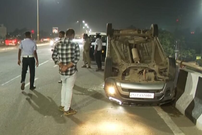 Two injured as car overturns on Bhubaneswar’s Acharya Vihar overbridge