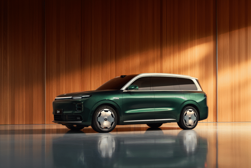 Leapmotor unveils D19 luxury SUV with 500km range extender and 115kWh pure EV version