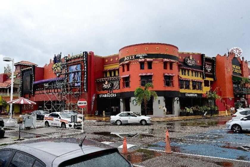 Moka couple attacked, beaten, robbed in MovieTowne carpark