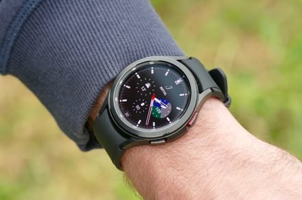 Samsung halts Galaxy Watch 4 update after users report battery drain and broken sensors
