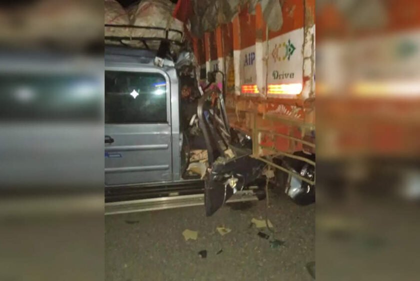 Four Ayyappa devotees die as vehicle hits truck parked on highway in Karnataka