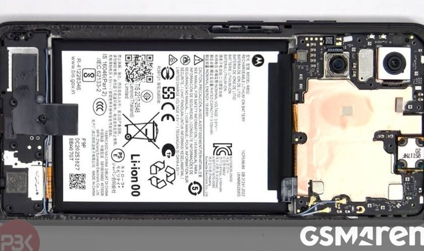 The Motorola Moto G Power (2026) gets an average repair score because of its battery