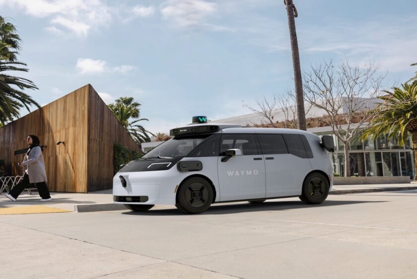 Kablamo: Waymo Test Vehicle Crashes Into Parked Cars in L.A.