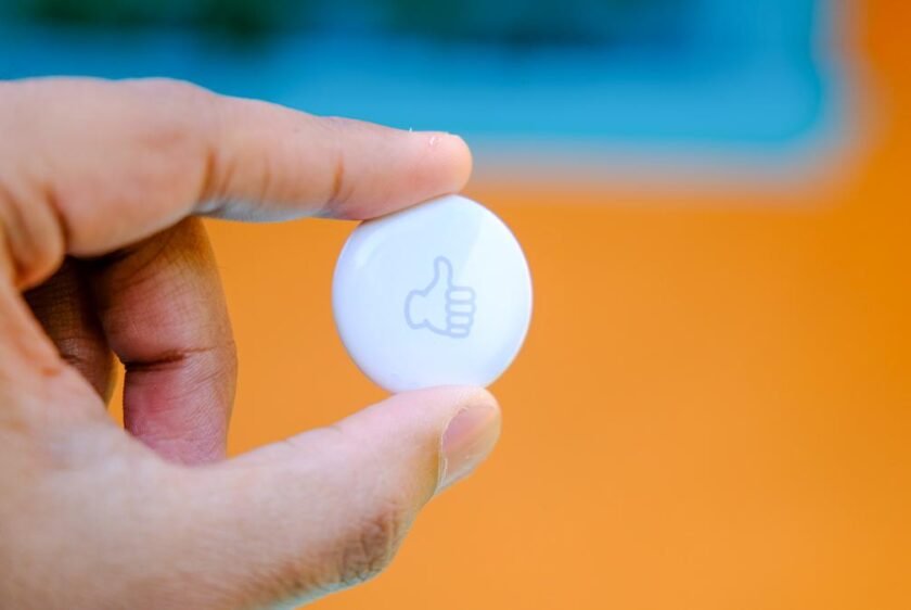 How to replace your AirTag battery