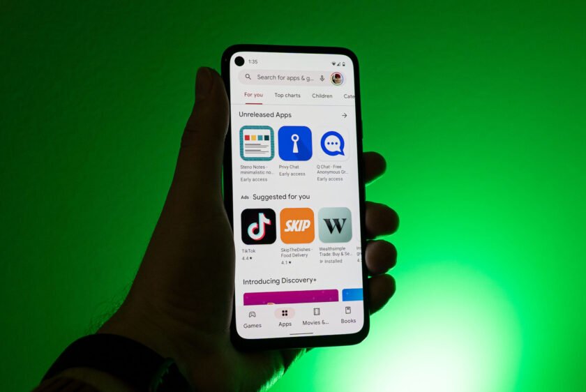 Google starts cracking down on apps that drain your battery