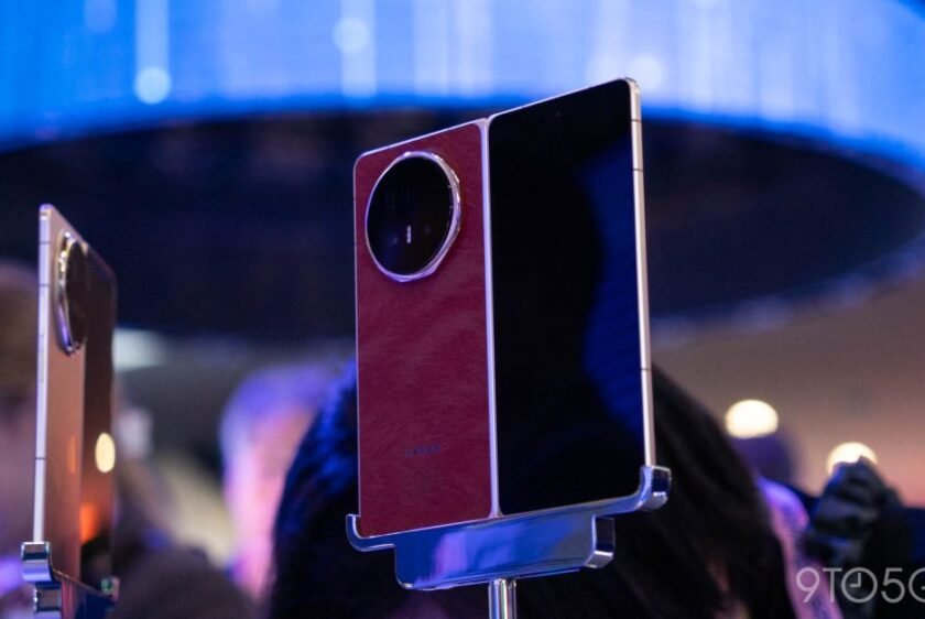 Honor Magic V6 now available in China with an even bigger 7,150 mAh battery