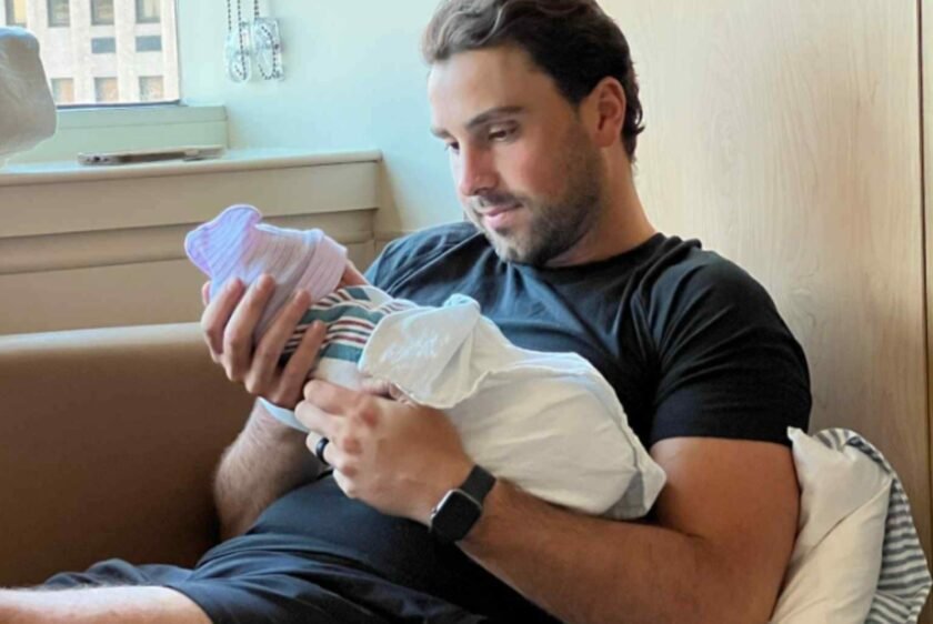 Tiger Woods arrested, charged with DUI in Florida rollover car crash: police