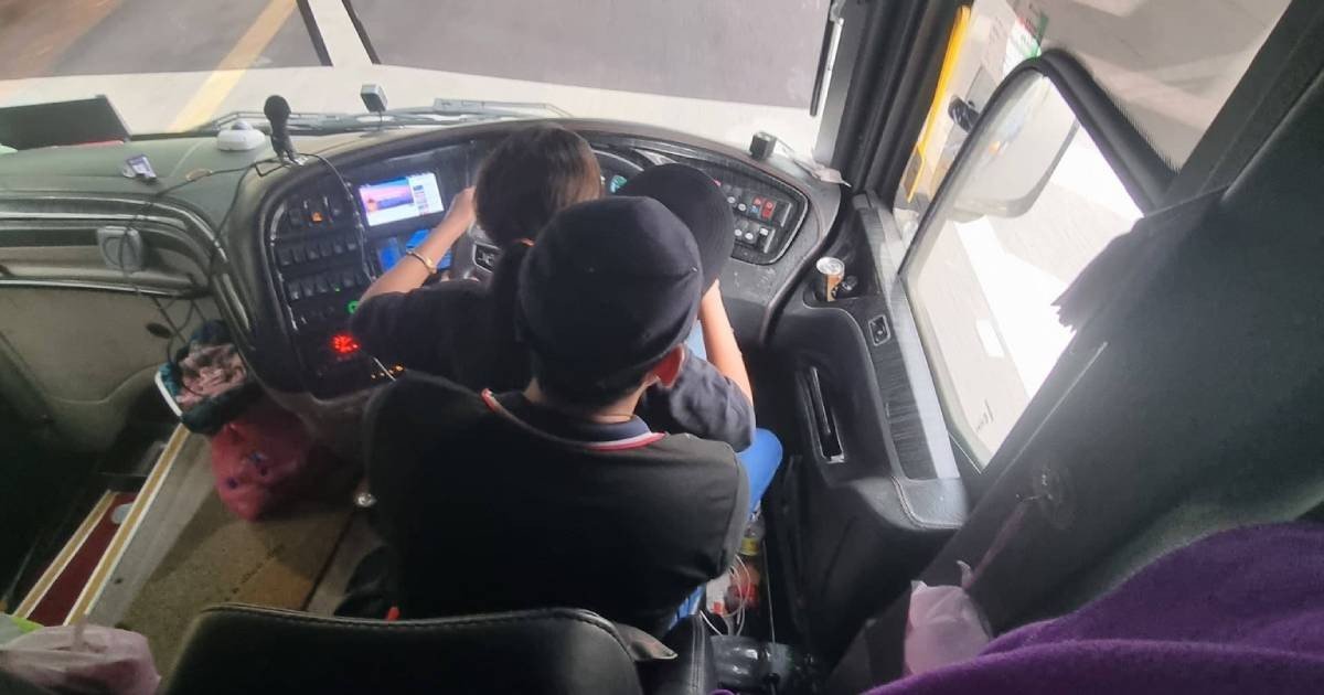 Express bus driver in Malaysia fired after woman seen driving on his lap in viral video, Malaysia News – AsiaOne