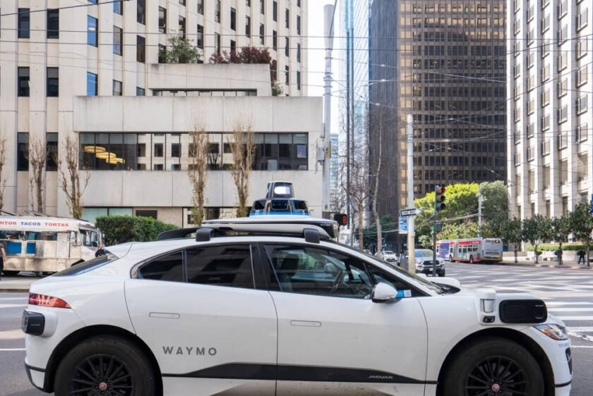 Waymo brings traffic to a standstill in major American city
