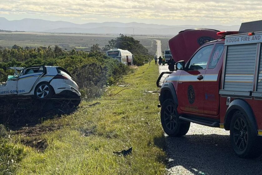 News24 | Eastern Cape traffic cop killed in head-on collision with bus on N2, road closure in place
