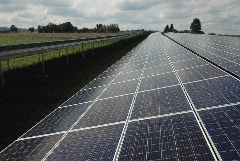 Solar and storage expected to drive 86 GW capacity surge in the U.S. this year