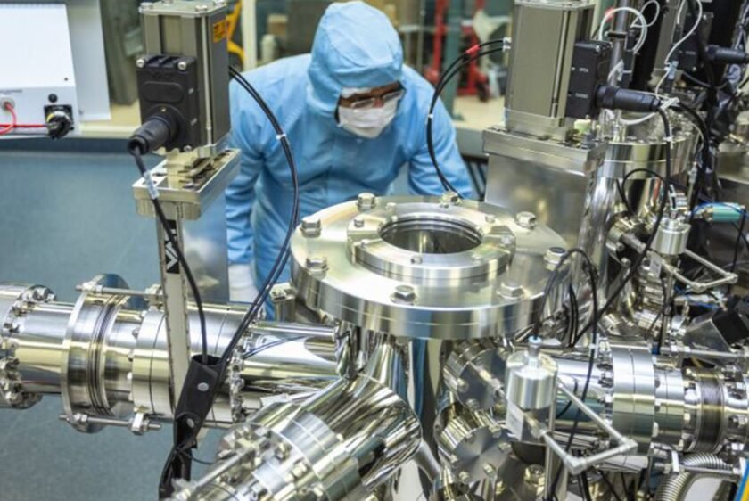 Quantum battery charges in a quadrillionth of a second with a laser — larger prototypes could last for years after charging for just a minute
